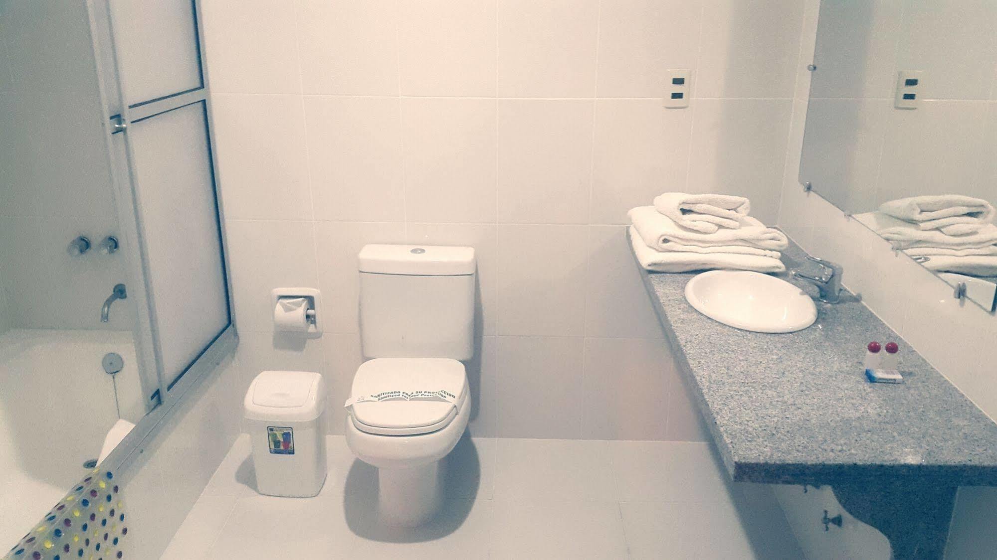 Hotel Independencia سوكر المظهر الخارجي الصورة