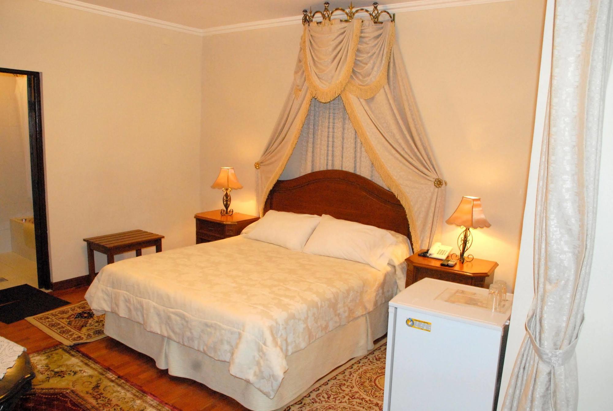 Hotel Independencia سوكر المظهر الخارجي الصورة